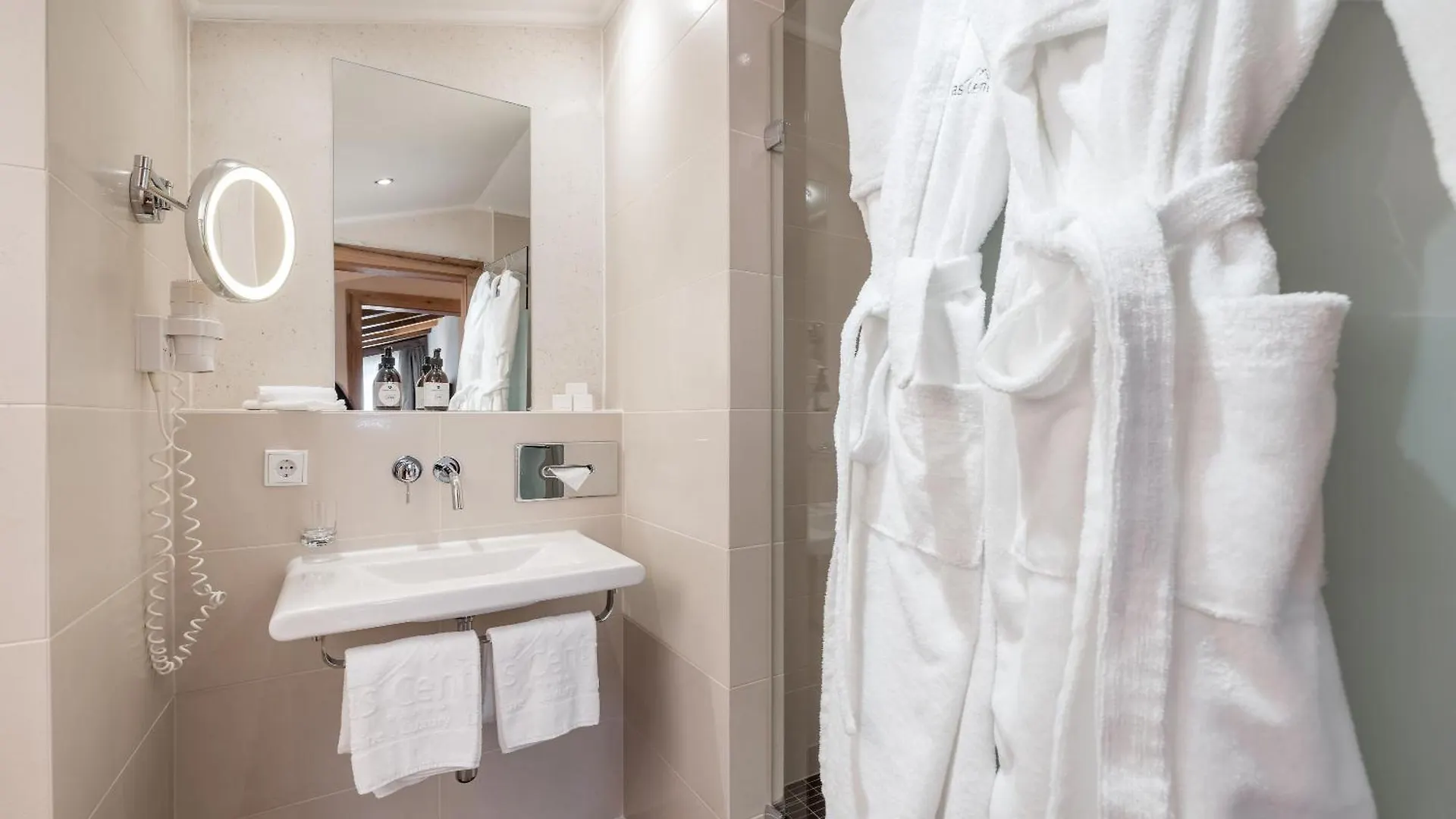 Das Central - Alpine . Luxury . Life Austria